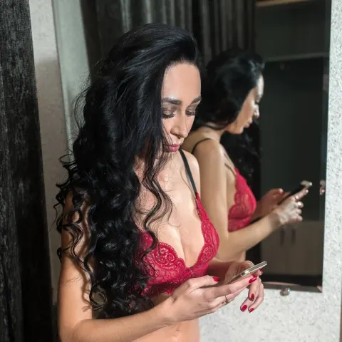 Tescort Nice : Estelle, escort virtuelle douce